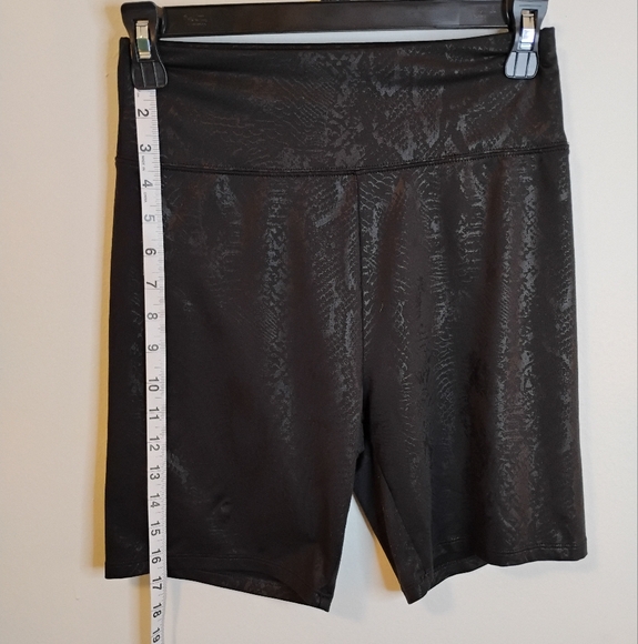 American Eagle Outfitters Textured Black Bike Shorts - Picture 5 of 9